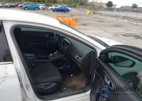 2015 Chrysler 200 Limited из США, поврежденный, VIN 1C3CCCAB3FN744696